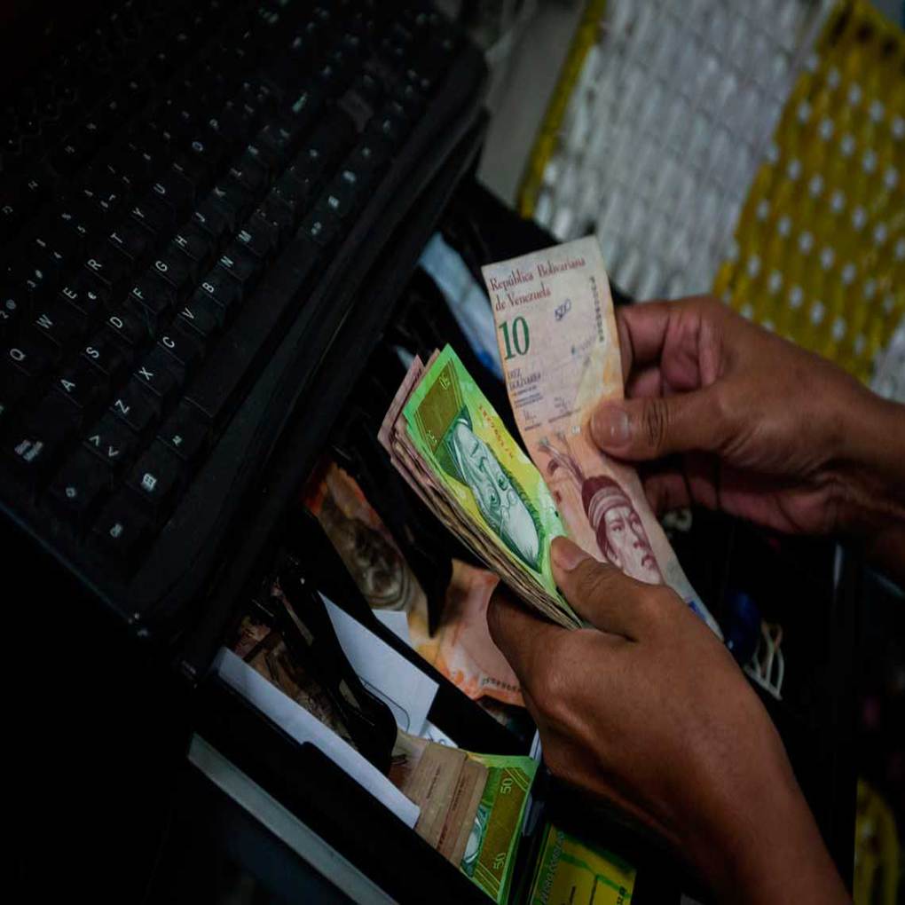 Billetes de 10 y 20 bolívares rechazados por comercios y transportistas