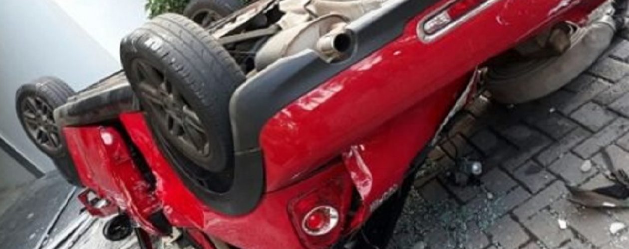 Dos venezolanos murieron al caer del cuarto piso de un estacionamiento en Panamá