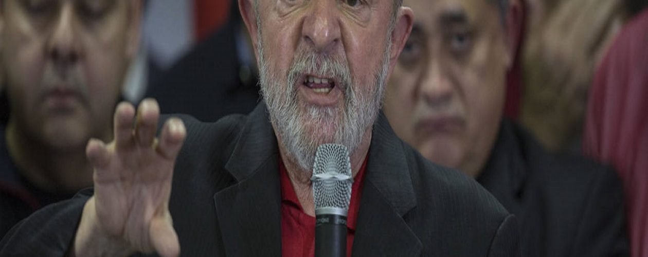 Lula Da Silva fue abochornado con piedras y huevos durante su gira