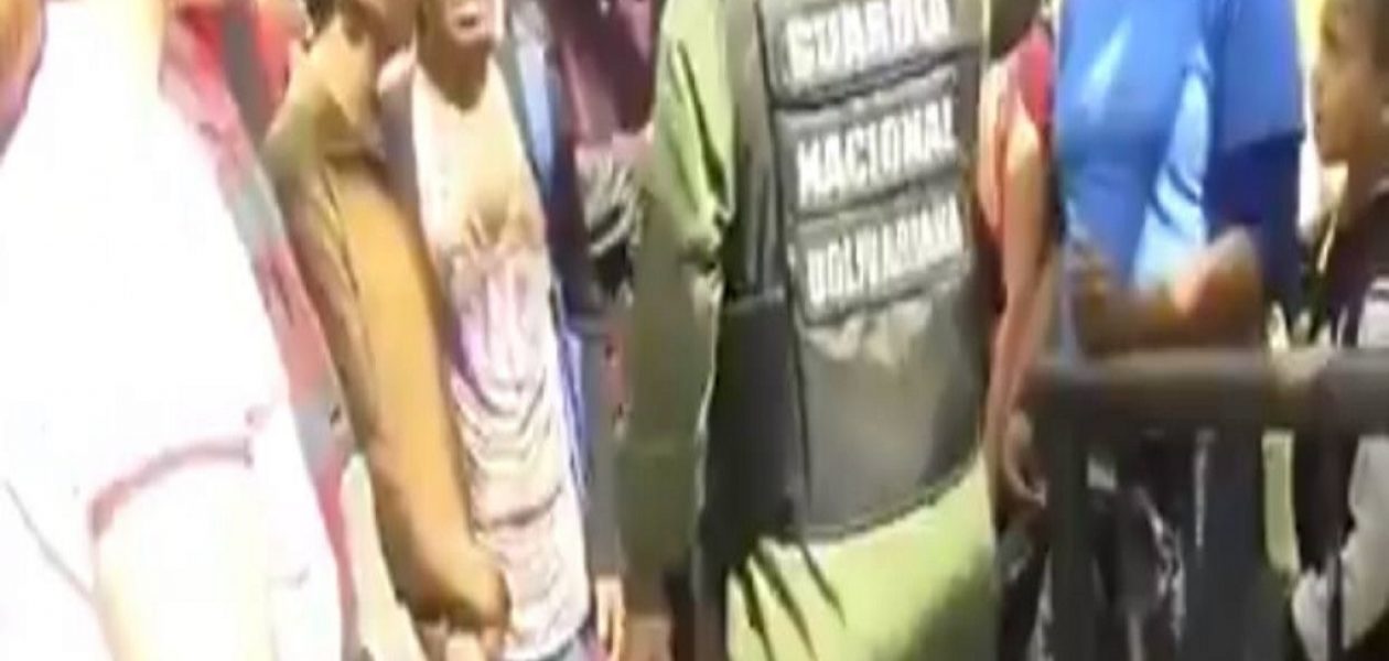 Pacientes renales protestaron en las cercanías al Palacio de Miraflores (Vídeo)