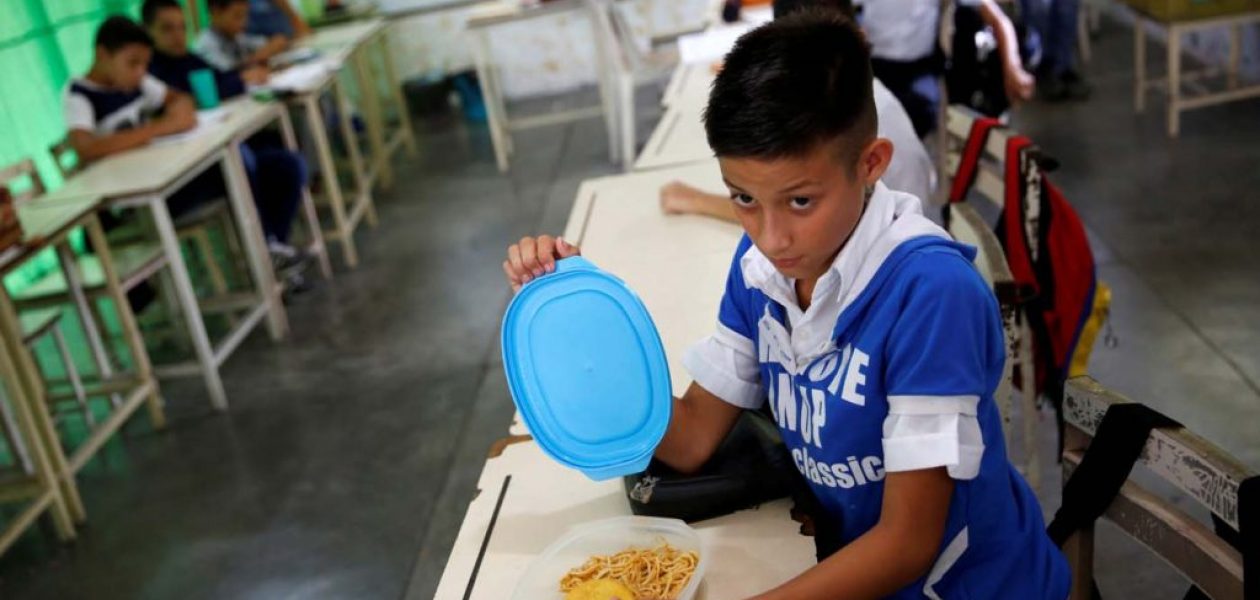 Escasez de alimentos ataca a las escuelas y crece la inasistencia