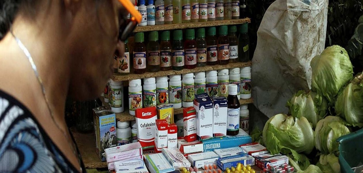 Bachaqueros de Catia venden medicinas arriesgando la salud de los venezolanos