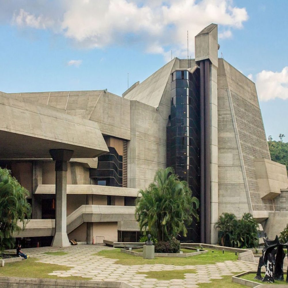 Teatro Teresa Carreño un complejo imponente sumergido en grietas y oscuridad