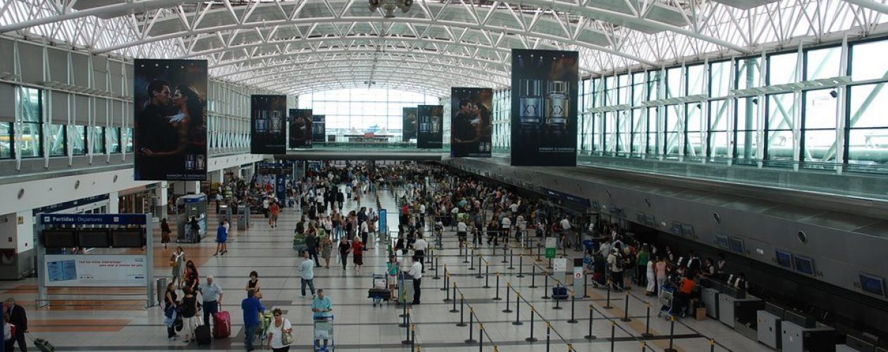 Venezolana fue detenida en aeropuerto argentino con 90.000 euros en efectivo