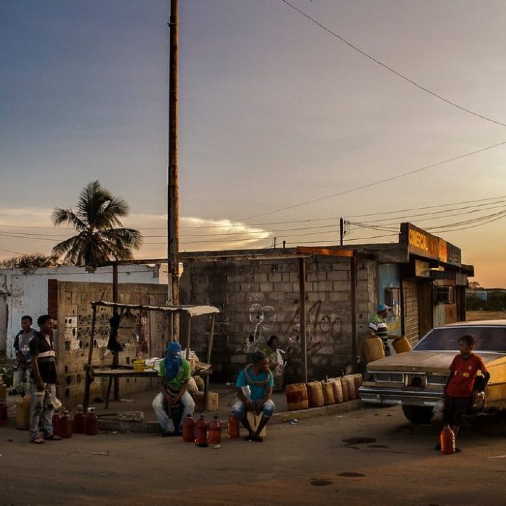 Artículo sobre niños que trafican gasolina en La Guajira gana Premio Rey de España