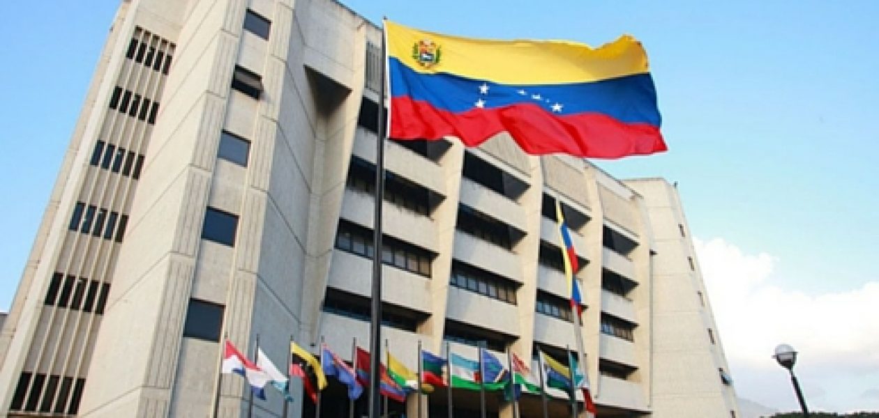 Capriles convoca a marchar hacia las sedes del TSJ