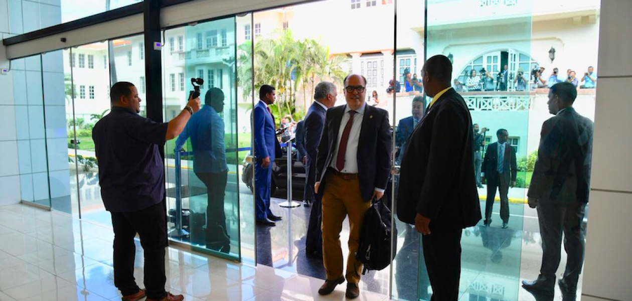 Delegación opositora llegó a Dominicana para mesa de diálogo con el gobierno (Fotos)