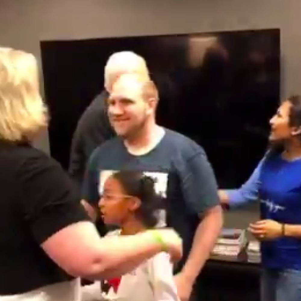 El reencuentro de Joshua Holt con su familia en EEUU (Video)