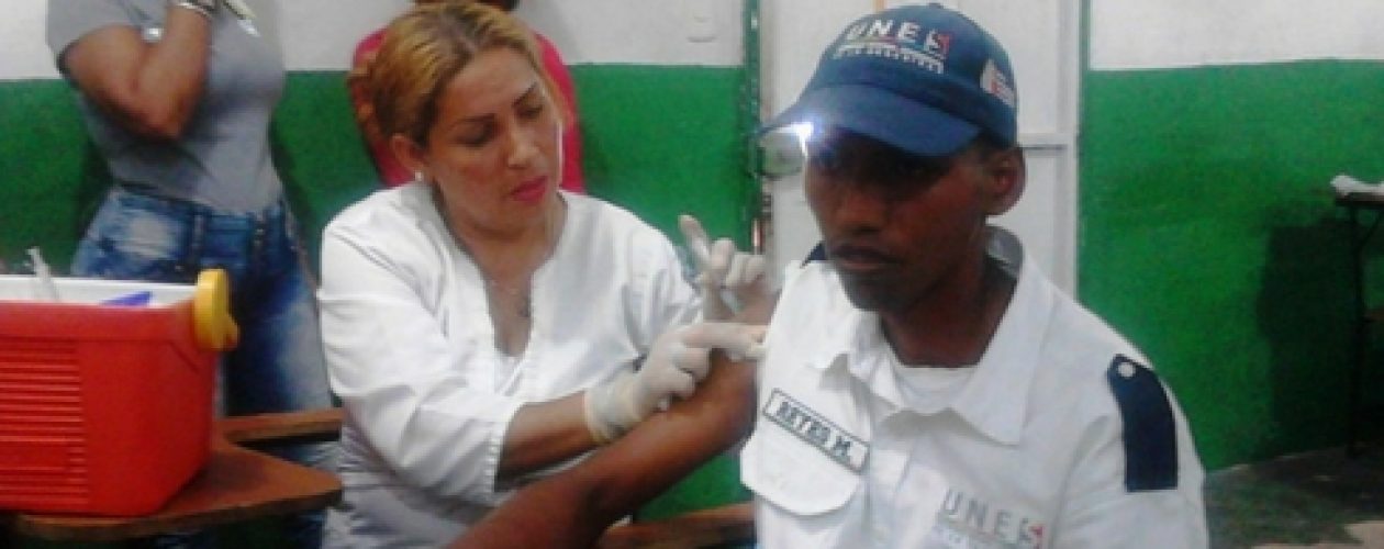 Inician jornada de vacunación por casos de difteria en Bolívar