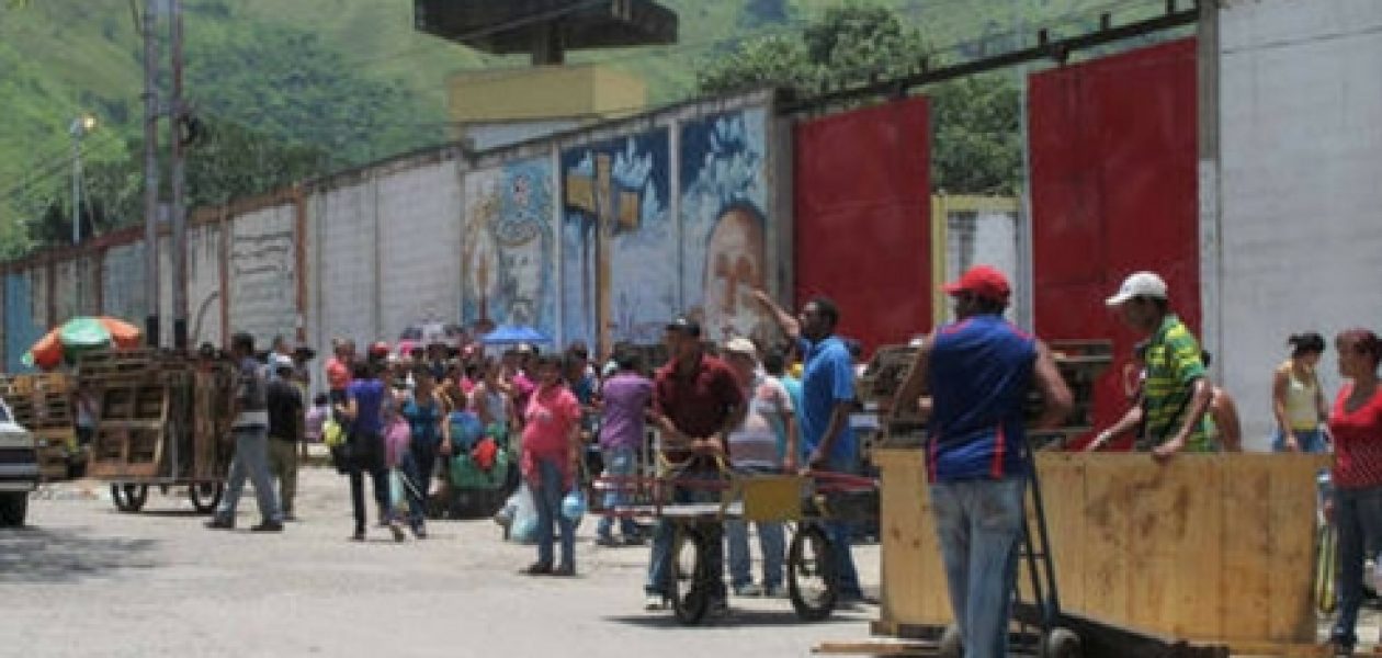 Centro Penitenciario de Aragua: Donde se come sancocho, parrilla y se hace mercado