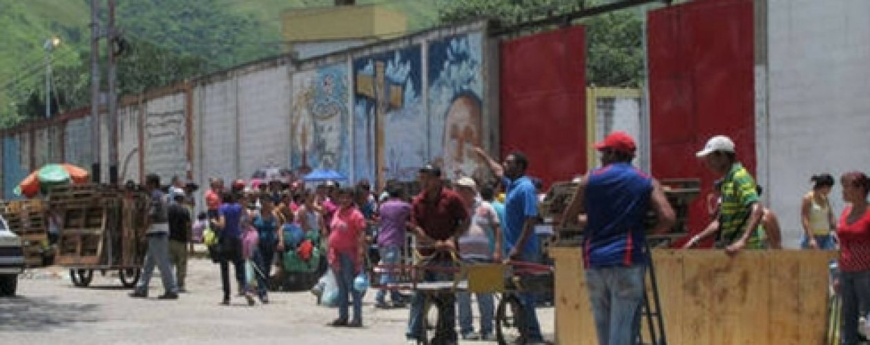 Centro Penitenciario de Aragua: Donde se come sancocho, parrilla y se hace mercado