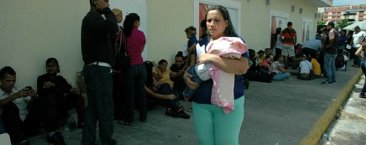 Sacrificios de madres venezolanas para evitar hambre  en sus hijos