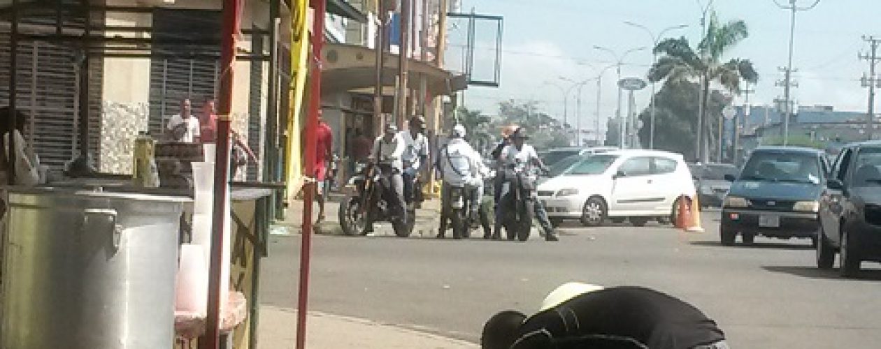 Colectivos armados amedrantan actividad pro revocatorio en Guayana