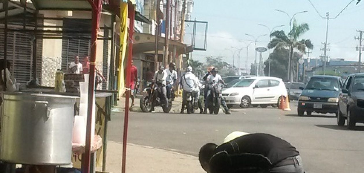 Colectivos armados amedrantan actividad pro revocatorio en Guayana