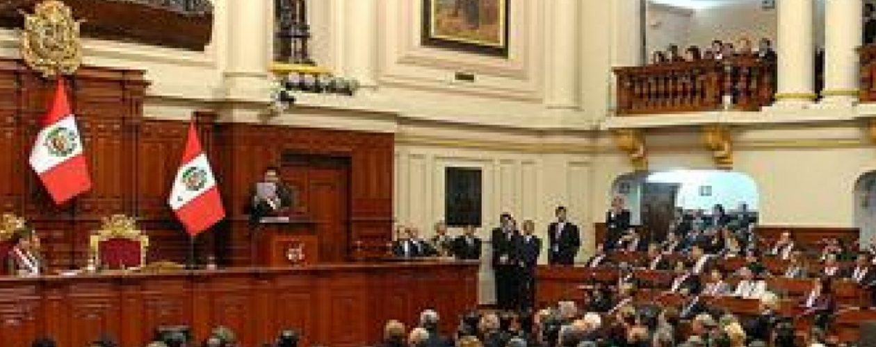 Congreso de Perú condena “golpe de Estado inaceptable” en Venezuela