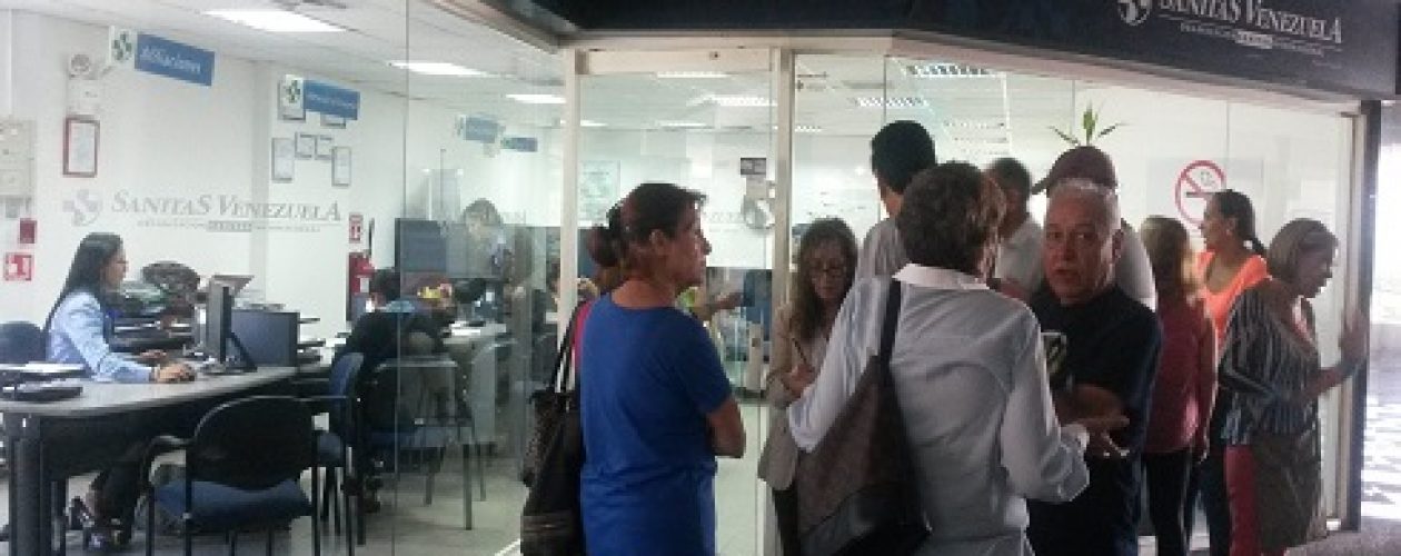 Asegurados de Sanitas de Venezuela reclaman no ser atendidos en clínicas y farmacias