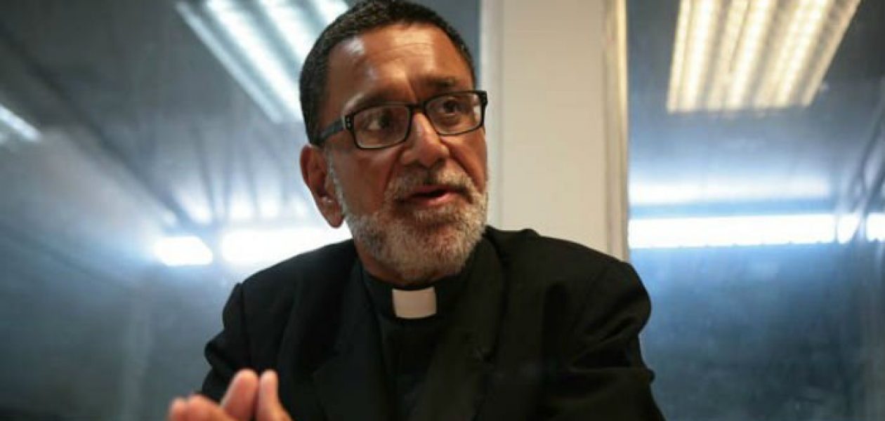 Padre José Palmar estaría en un centro de detención en Texas