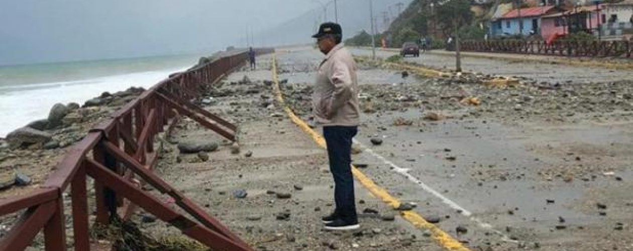 Plan de contingencia por lluvias y fuerte oleaje en Vargas (Videos)