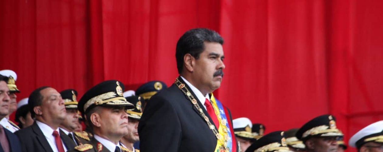 Maduro «reafirma» compromiso de la FANB en medio de rumores sobre rebelión