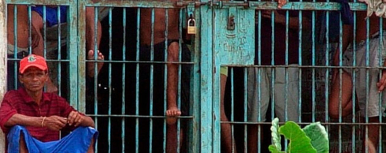 Denuncian vejaciones en las cárceles venezolanas