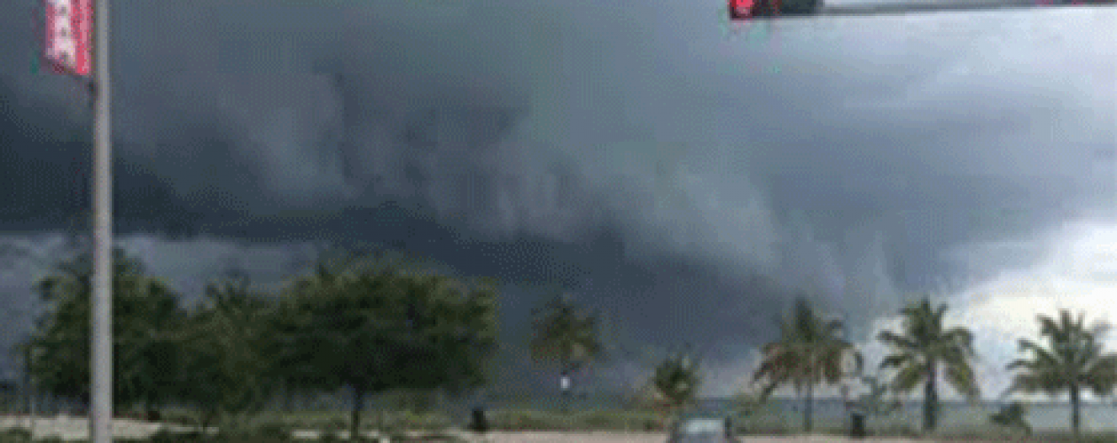 Venezolanos se mantienen en alerta en Miami ante llegada del Huracán Matthew