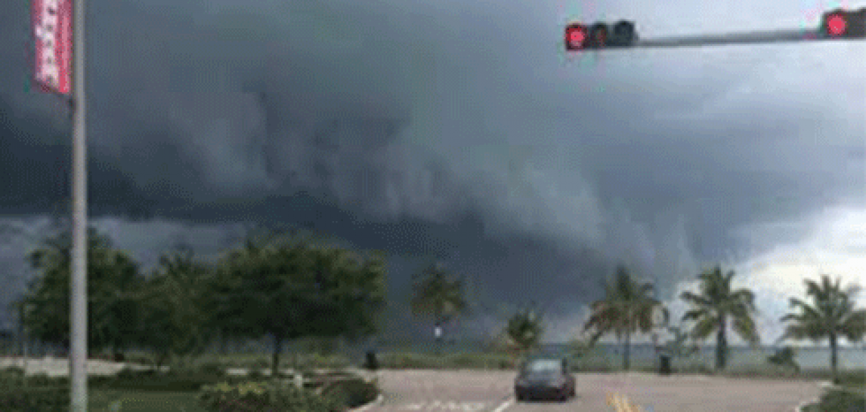 Venezolanos se mantienen en alerta en Miami ante llegada del Huracán Matthew