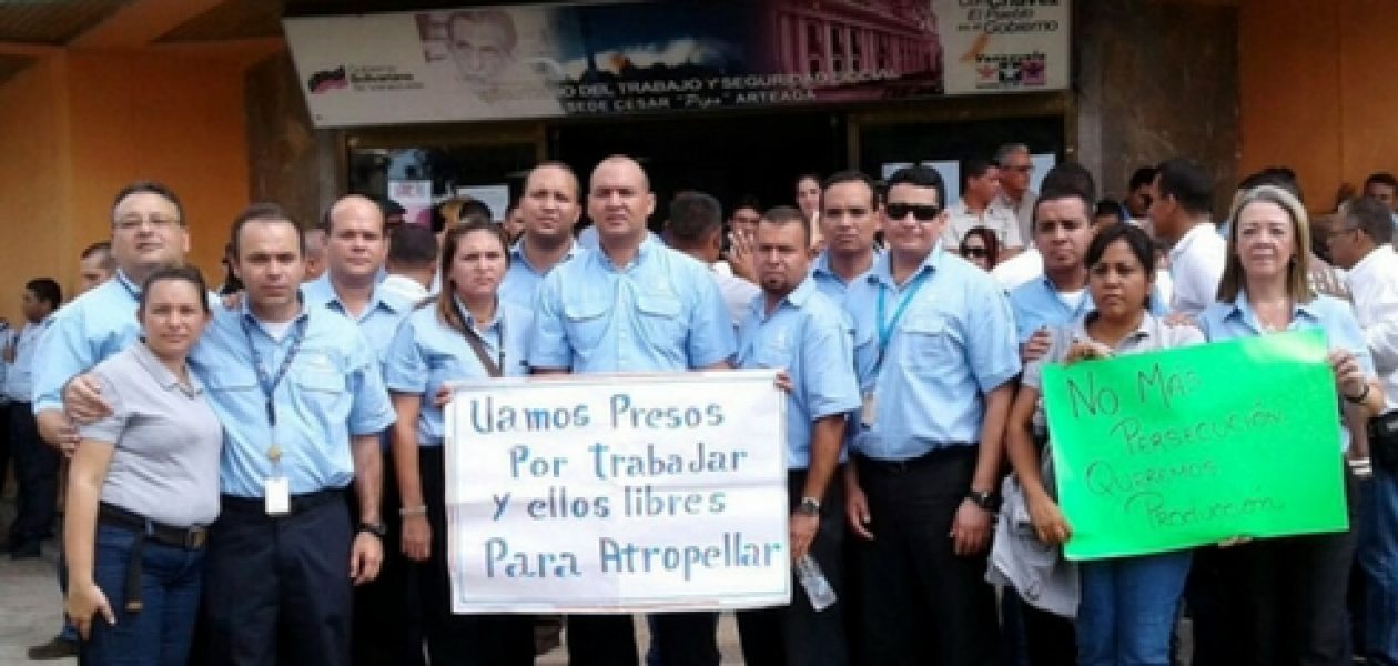 Trabajadores de Empresas  Polar protestan ante el Ministerio del Trabajo