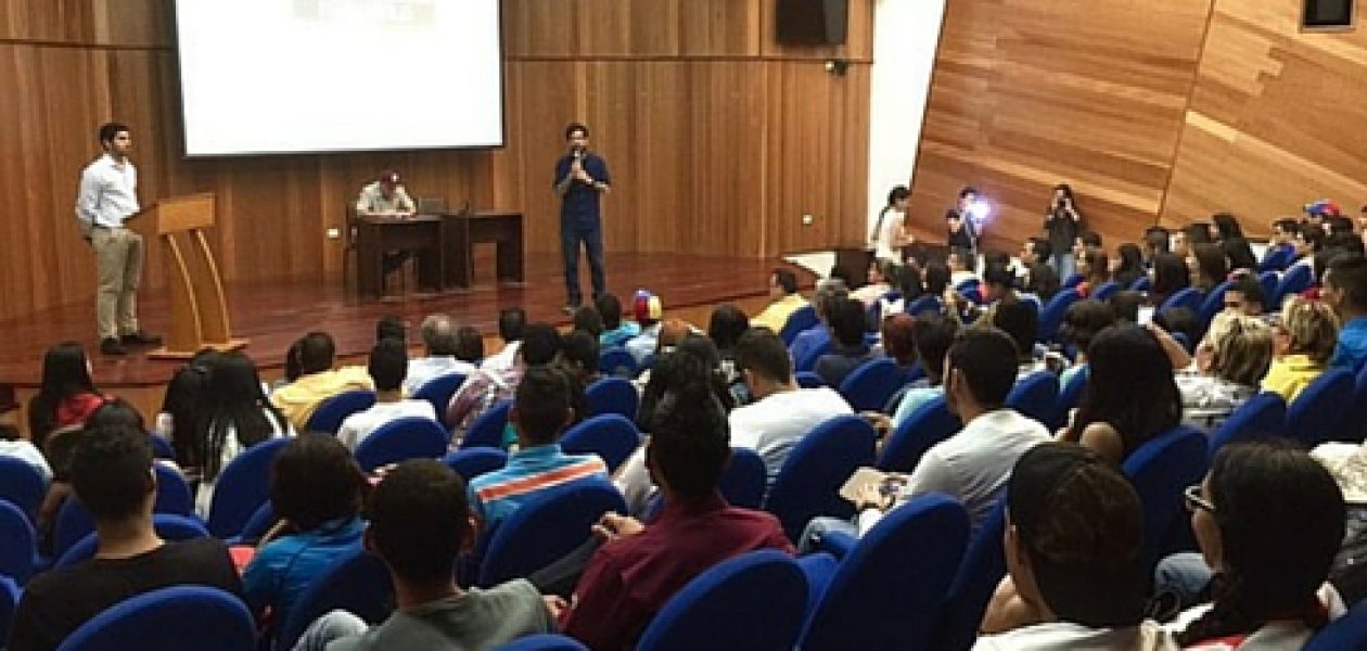 Estudiantes de Guayana sostuvieron encuentro con diputado Pizarro
