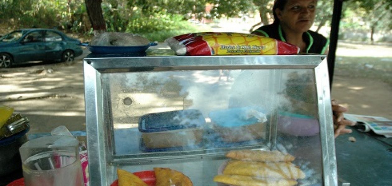 Desabastecimiento en Venezuela: Más del 27% de guayaneses comen una vez al día