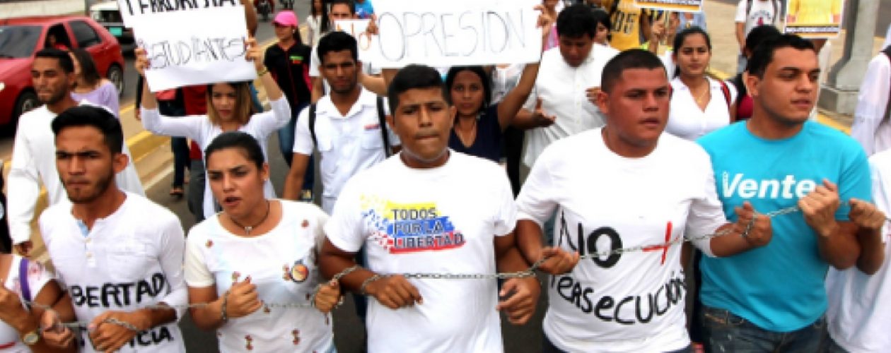 Estudiantes marchan en Zulia por la libertad de los presos políticos