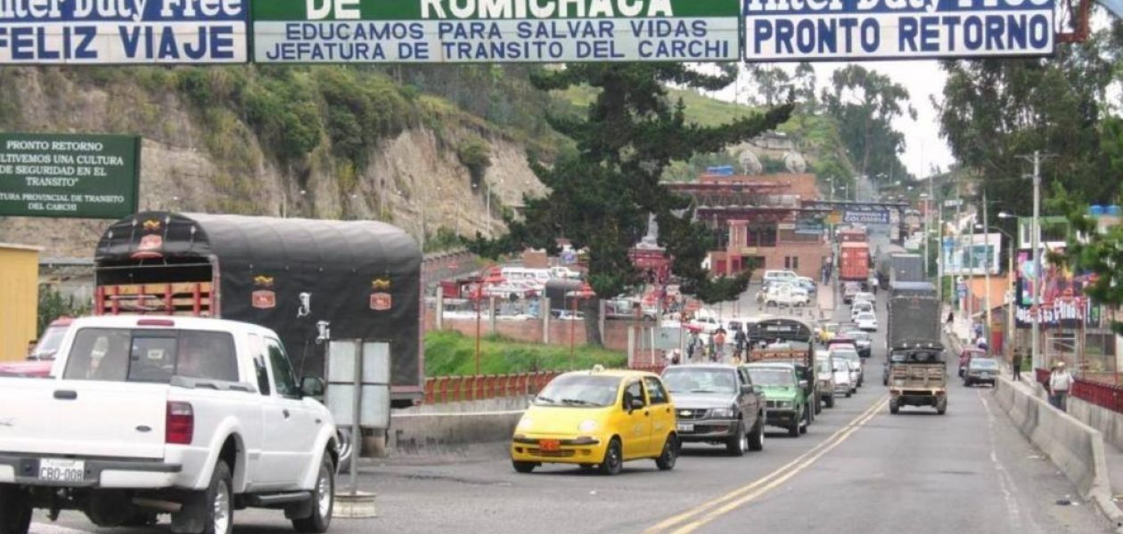 Al menos 3.000 venezolanos cruzan a diario la frontera de Colombia con Ecuador