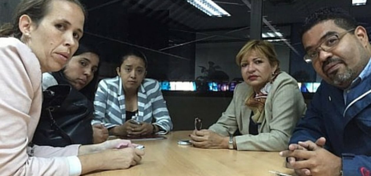 Gaby Arellano y jóvenes de Voluntad Popular protestan con huelga de hambre