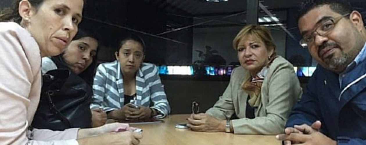 Gaby Arellano y jóvenes de Voluntad Popular protestan con huelga de hambre