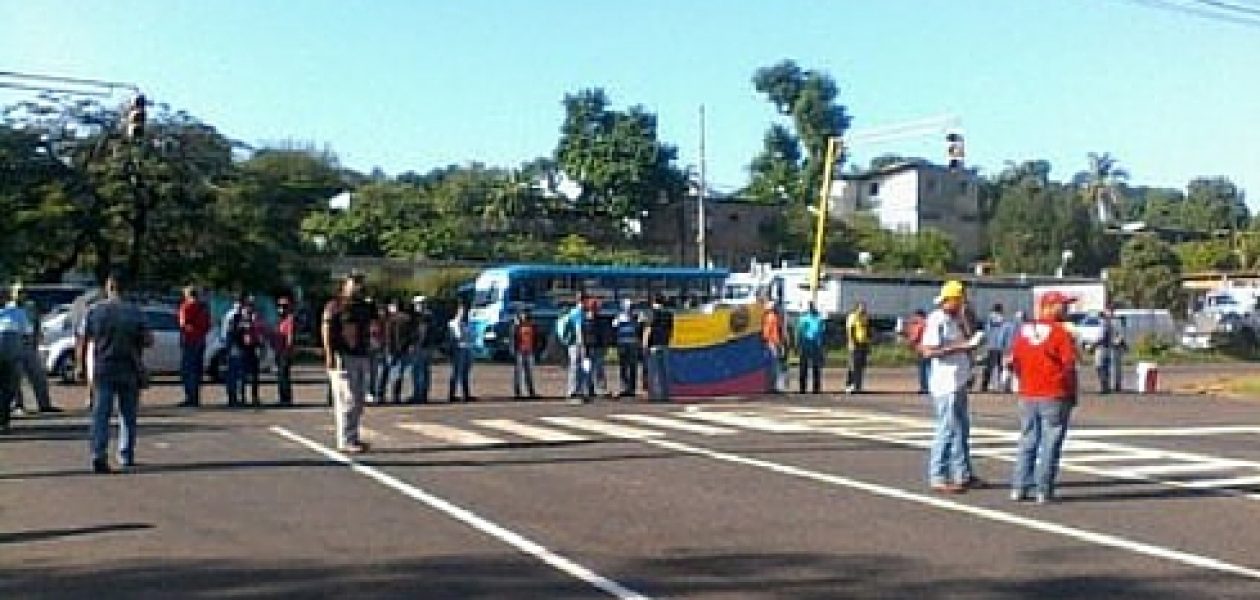 Guayana: Protestan en Ferrominera por detención de extrabajadores