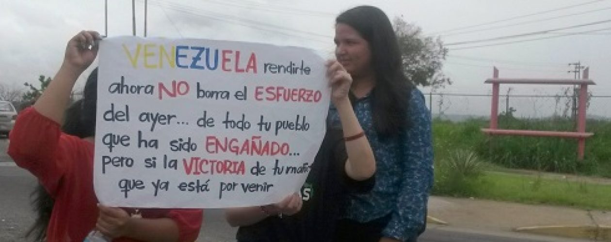 Venezolanos dicen sí a recolección del 20% de firmas para revocar a Maduro
