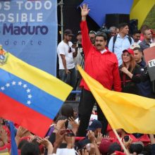 ¡Insólito! Maduro pide que voten por él para acabar con las mafias económicas