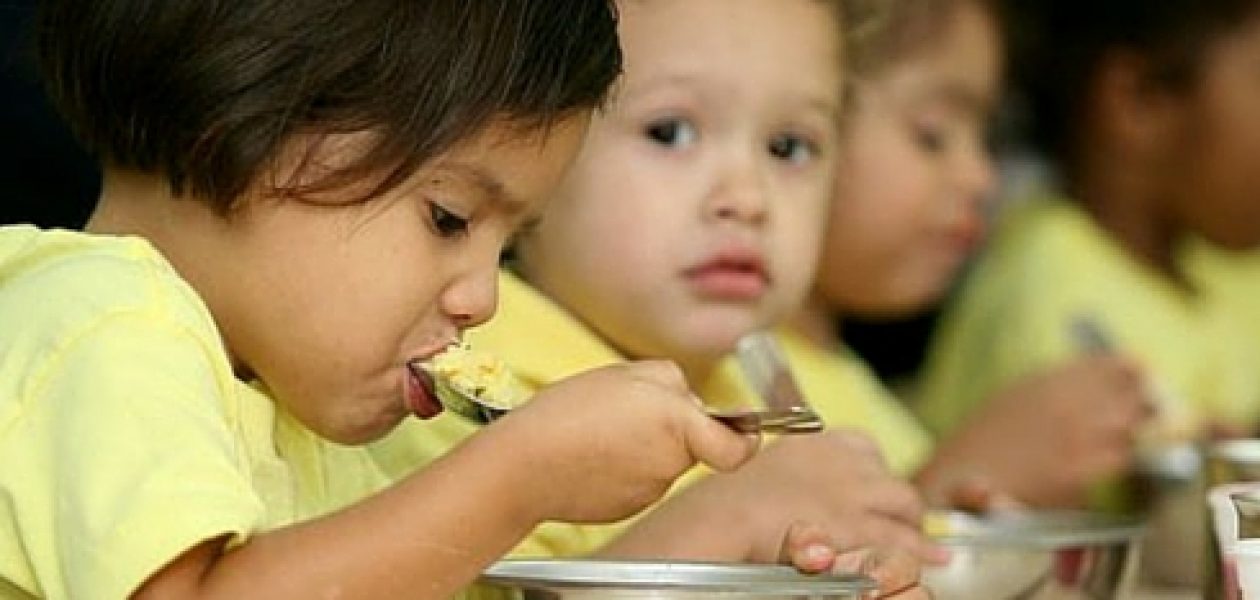 Hambre en Venezuela aleja a niños de las aulas de clases