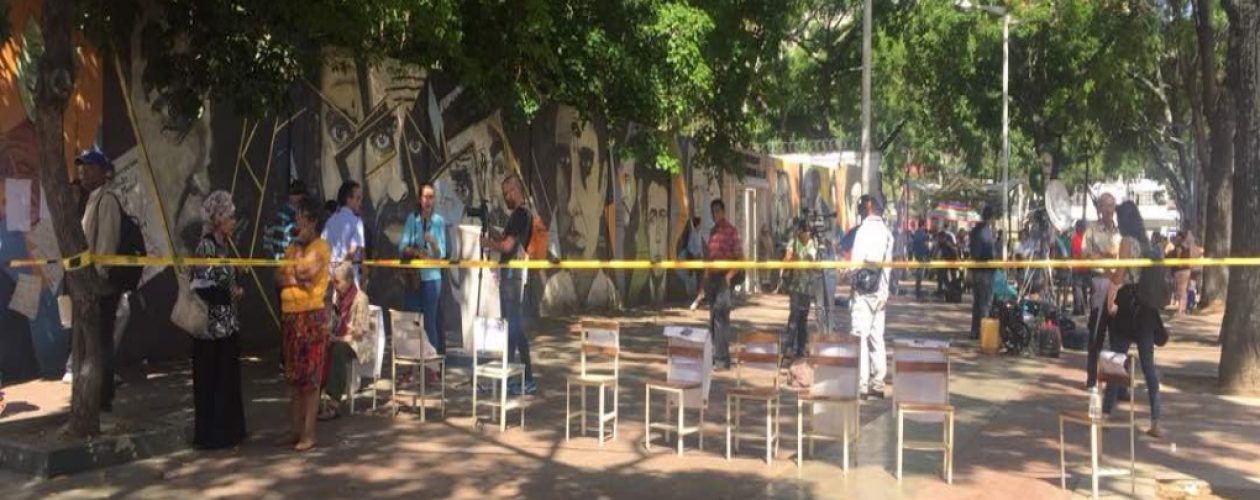 Liceo Andres Bello de Caracas amaneció sin votantes