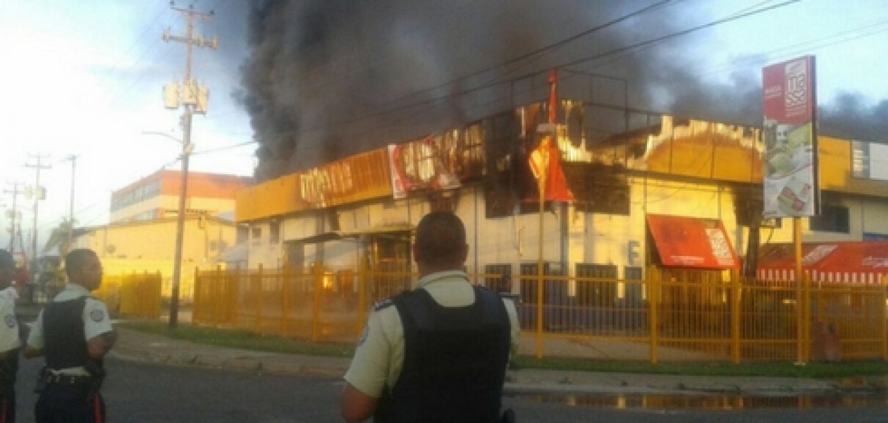 Incendio en Guayana consume planta procesadora de alimentos