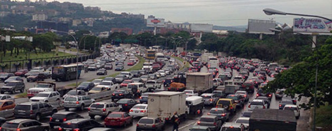 Lluvias en Caracas colapsaron vias