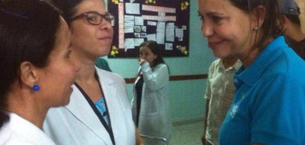 María Corina Machado es agredida en Hospital Universitario de Mérida