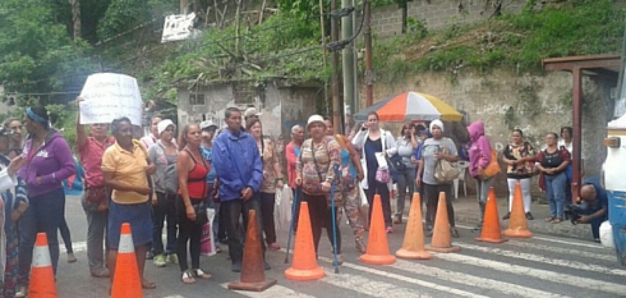 Médicos y pacientes del Oncológico Luis Razetti protestan por falta de insumos