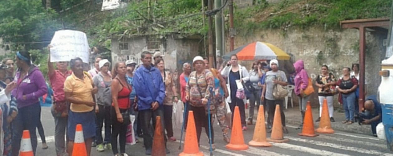 Médicos y pacientes del Oncológico Luis Razetti protestan por falta de insumos