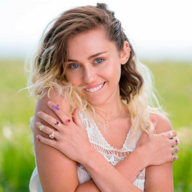 Miley Cyrus lanza ‘Inspired’ su nueva canción