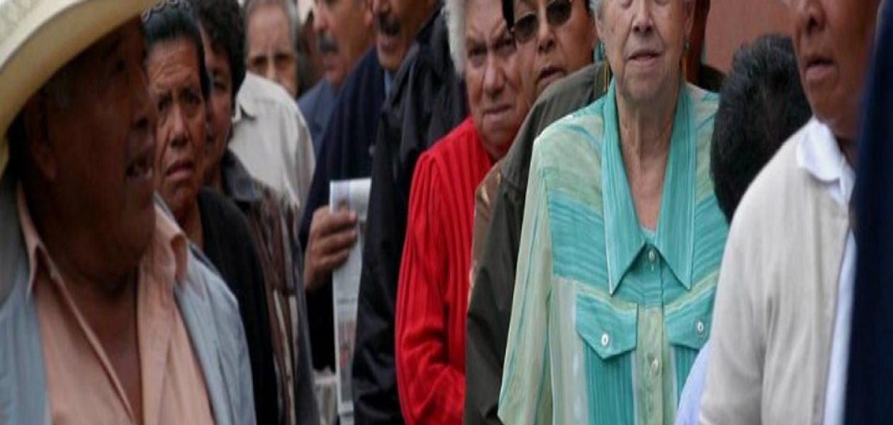 Manifestaron pensionados en Carabobo por falta de efectivo