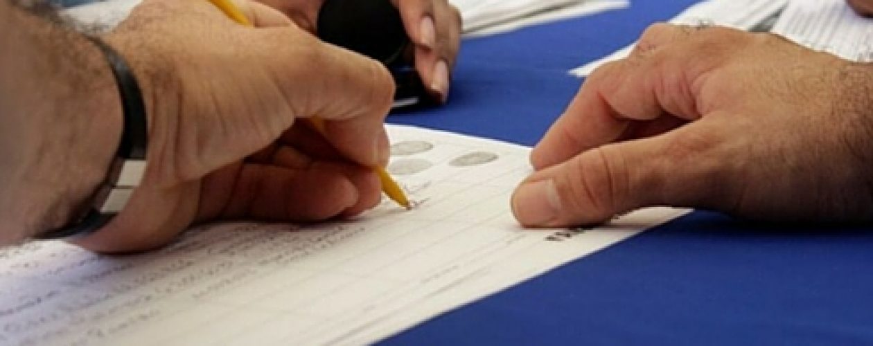 Ocariz develó las normas aplicadas por el CNE para invalidar firmas para el referendo revocatorio