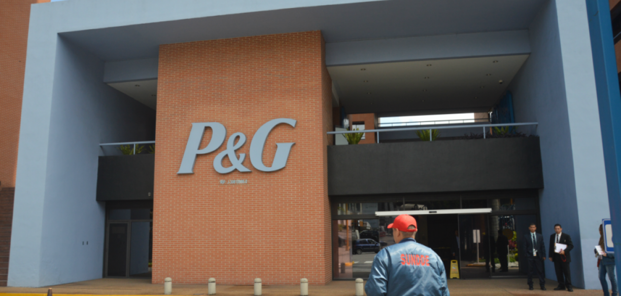 P&G y Nestlé son obligados por la Sundde a colocar precios de diciembre