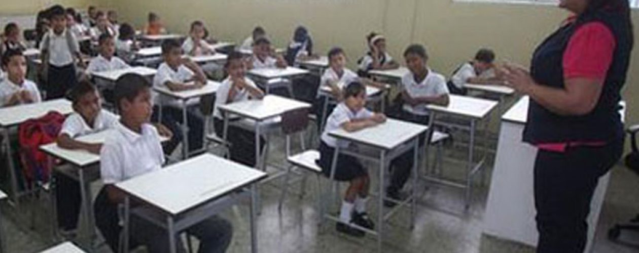 Docentes en Carabobo se irán de paro hasta obtener aumento salarial