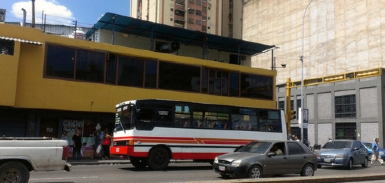 Paro de transporte se radicaliza este martes en todo el país