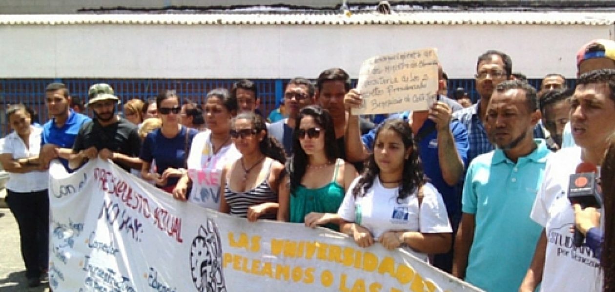 Un profesor universitario en Venezuela no devenga ni un salario integral